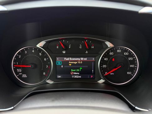 Used 2025 Chevrolet Blazer LT w/ Sound & Technology Package FWD image 16