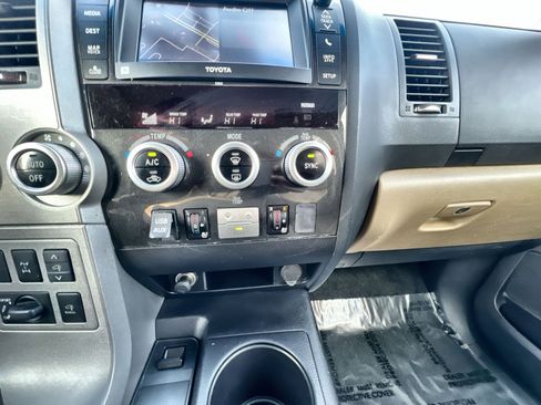 Used 2013 Toyota Sequoia Platinum image 20