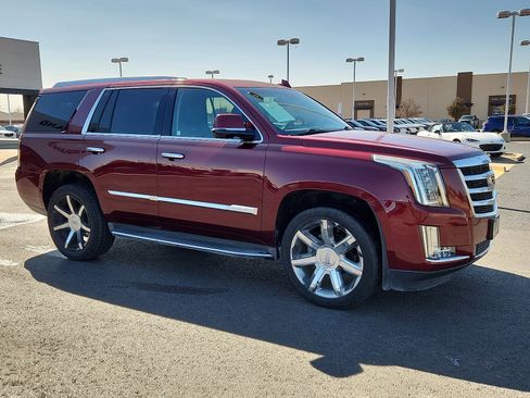 Used 2016 Cadillac Escalade Luxury image 8