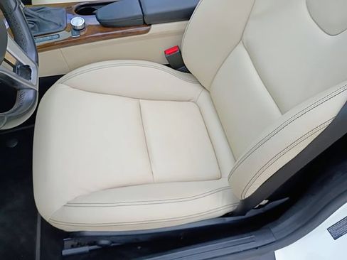 Used 2015 Mercedes-Benz SLK 250 image 35