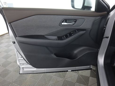 Used 2022 Nissan Rogue SV image 20