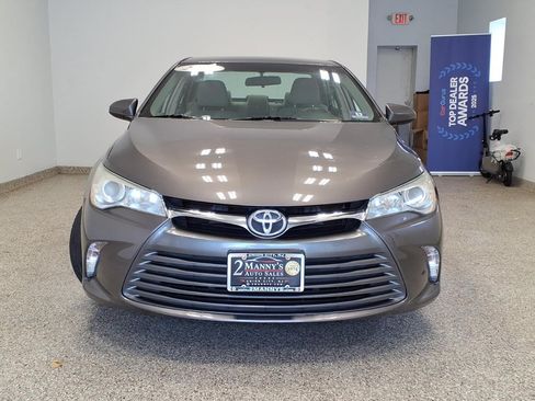 Used 2016 Toyota Camry LE FWD image 2