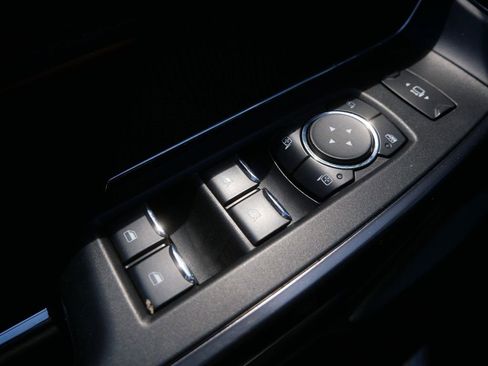 Used 2023 Ford F350 Platinum AWD/4WD image 12