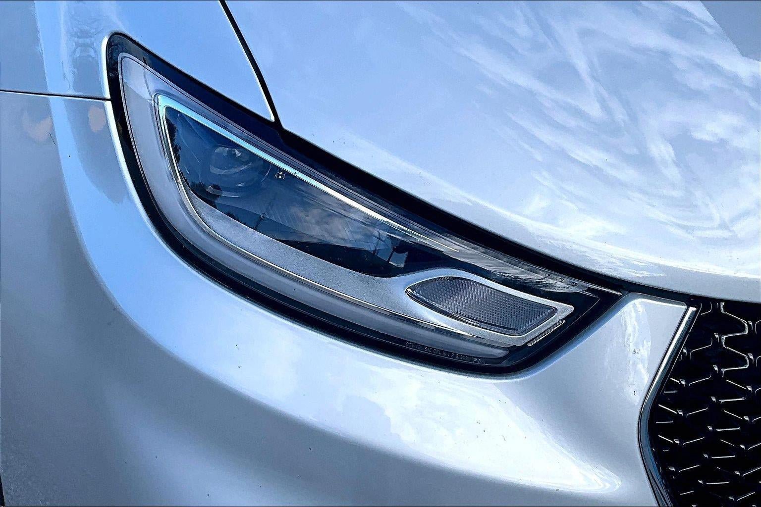 Used 2024 Chrysler Pacifica Touring-L FWD image 25