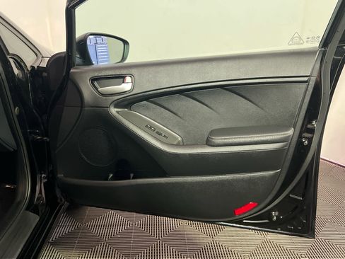 Used 2017 Kia Forte LX image 24