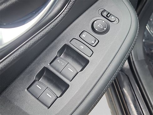 Certified 2023 Honda HR-V LX image 21