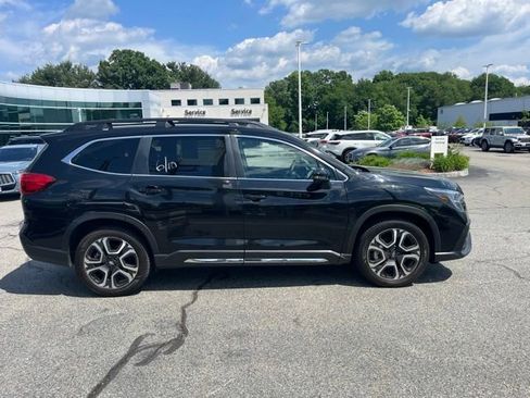 Used 2023 Subaru Ascent Limited AWD/4WD image 2