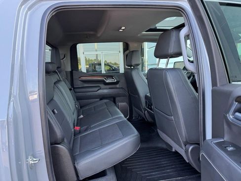 Used 2025 GMC Sierra 1500 Denali w/ Technology Package AWD/4WD image 13