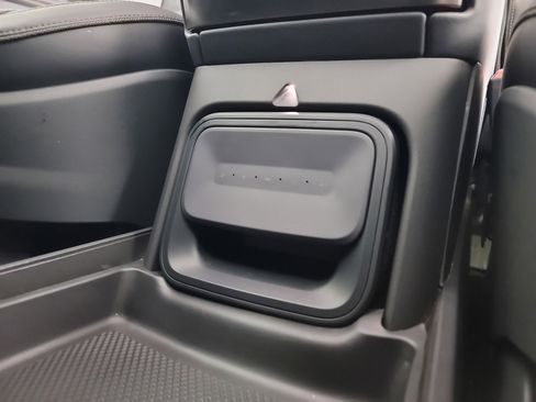 Used 2022 Rivian R1S Launch Edition image 33