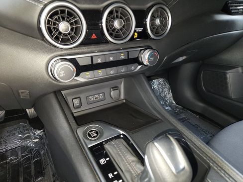Used 2025 Nissan Sentra SV FWD image 21
