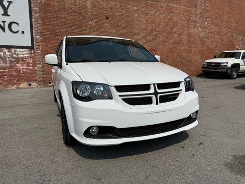 Used 2018 Dodge Grand Caravan GT FWD image 2