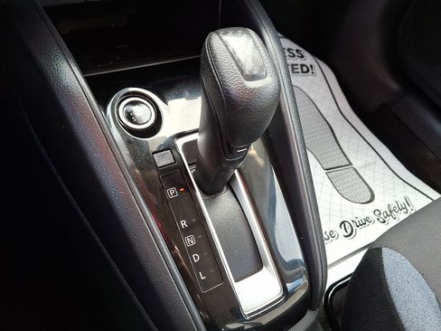 Used 2023 Nissan Versa SV image 11