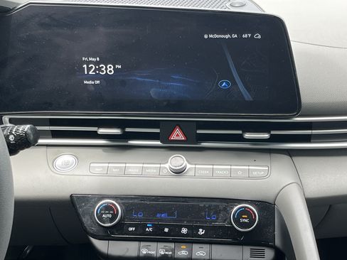 Used 2024 Hyundai Elantra SEL FWD image 5