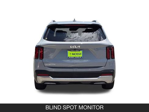 Used 2024 Kia Sorento S w/ Panoramic Sunroof Package FWD image 8