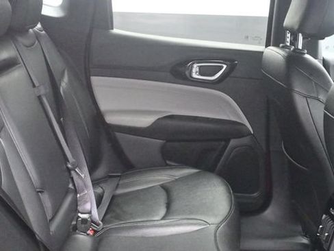 Used 2025 Jeep Compass Limited AWD/4WD image 10