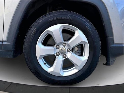Certified 2019 Jeep Compass Latitude w/ Cold Weather Group image 30
