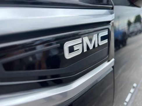 Used 2024 GMC Yukon Denali AWD/4WD image 9