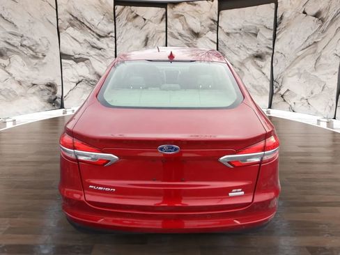 Used 2019 Ford Fusion SE image 8