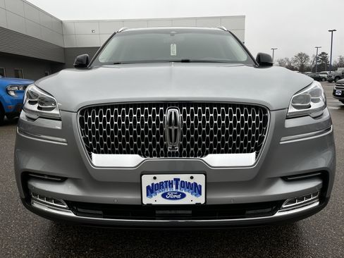 Used 2023 Lincoln Aviator Reserve w/ Equipment Group 201A image 3