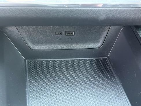 Used 2025 Chevrolet Equinox ACTIV w/ Safety and Technology Package AWD/4WD image 35