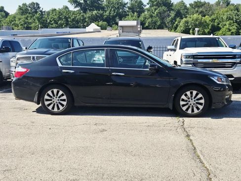 Used 2013 Honda Accord EX image 2
