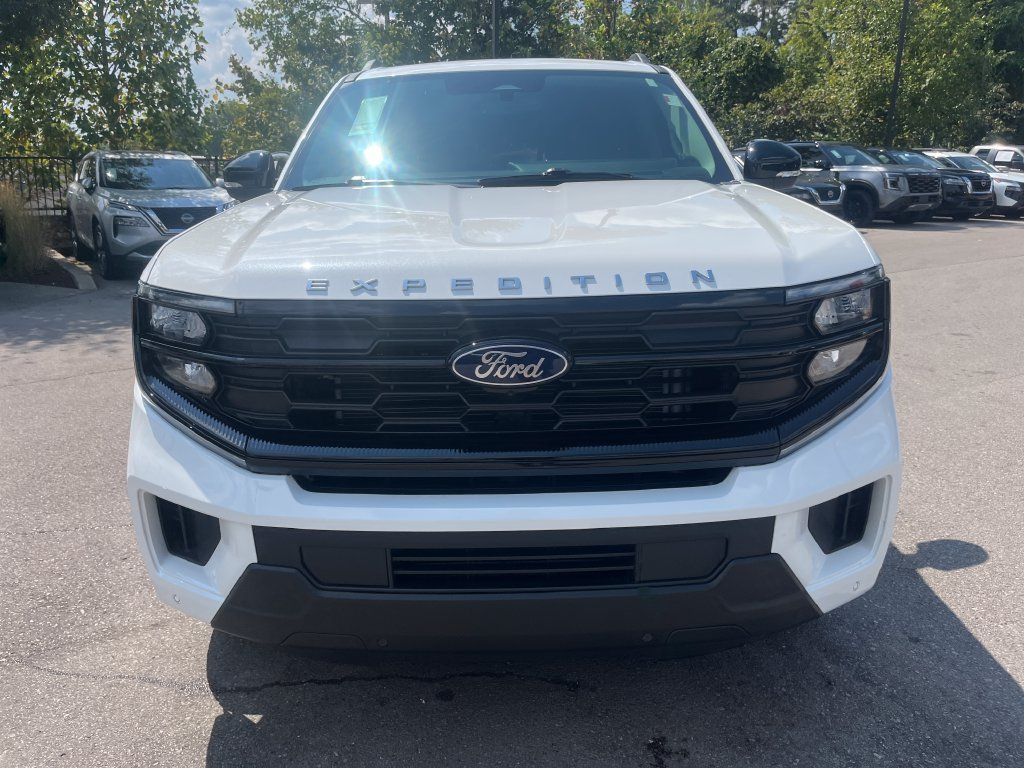 Used 2025 Ford Expedition Active RWD image 35