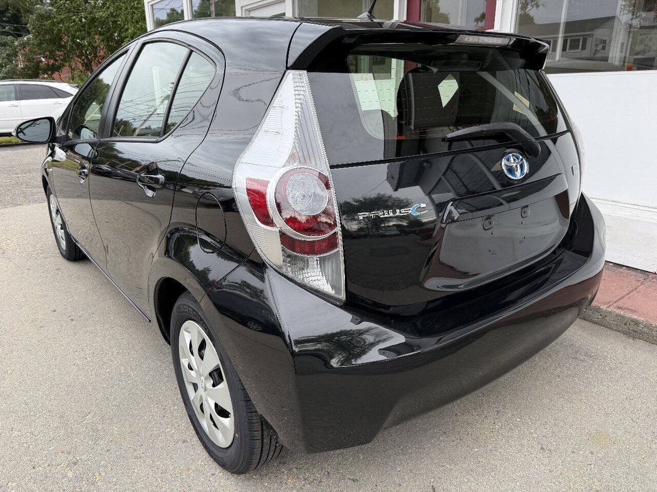 Used 2014 Toyota Prius C Two FWD image 3