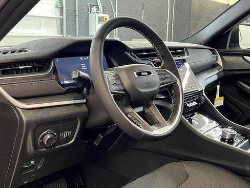 New 2025 Jeep Grand Cherokee L Laredo w/ Luxury Tech Group I image 13