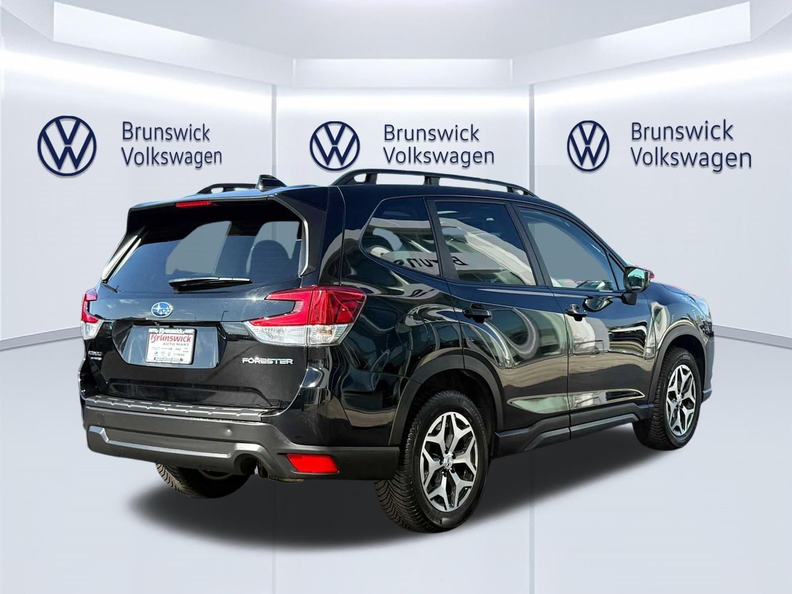 Used 2022 Subaru Forester Premium AWD/4WD image 4