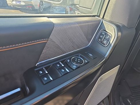 Used 2024 Ford F250 Platinum w/ Tremor Off-Road Package image 10