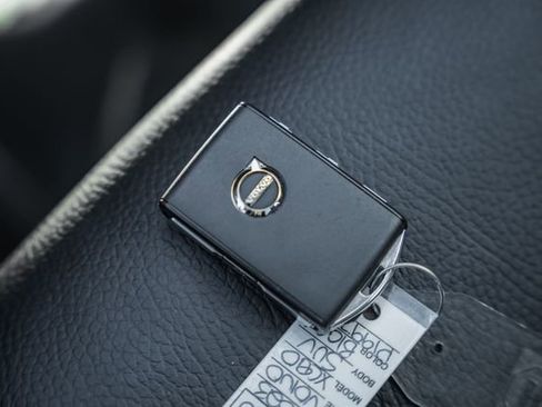 Certified 2023 Volvo XC90 B6 Plus w/ Protection Package Premier image 44