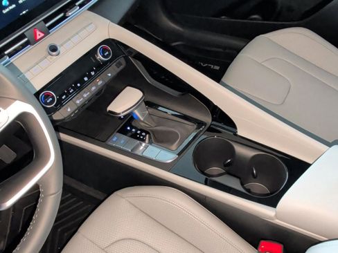 New 2026 Hyundai Elantra Limited image 34