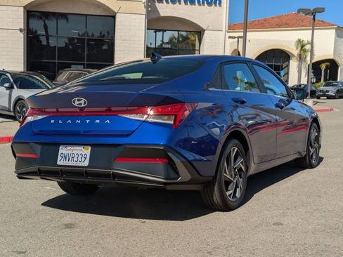 Used 2024 Hyundai Elantra SEL w/ Convenience Package image 5