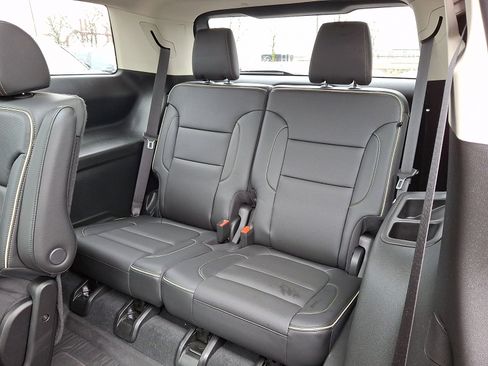 Used 2023 GMC Acadia Denali w/ Denali Ultimate Package image 10