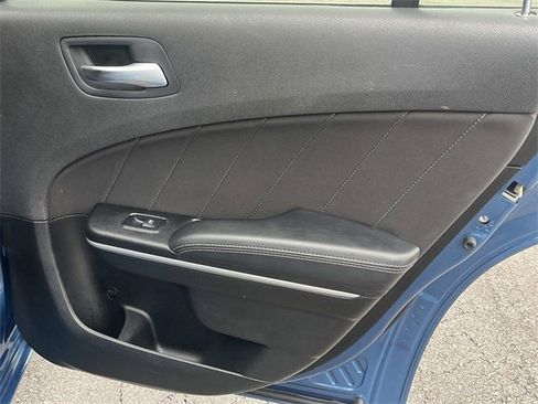 Used 2022 Dodge Charger SXT image 12