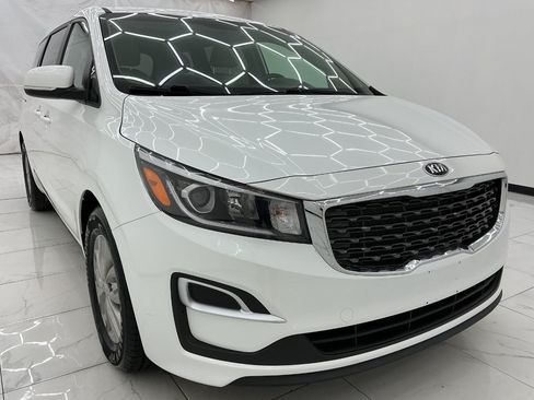 Used 2020 Kia Sedona L FWD image 3