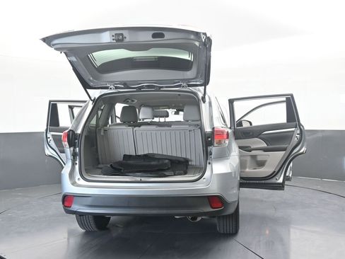 Used 2019 Toyota Highlander LE image 71