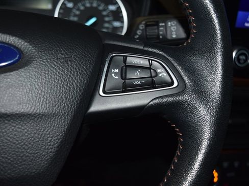 Used 2022 Ford EcoSport SE w/ SE Convenience Package image 9