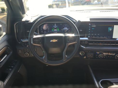 Used 2025 Chevrolet Silverado 3500 High Country w/ High Country Premium Package image 15