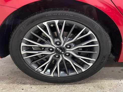 Used 2024 Kia Forte GT-Line w/ GT-Line Premium Package image 8