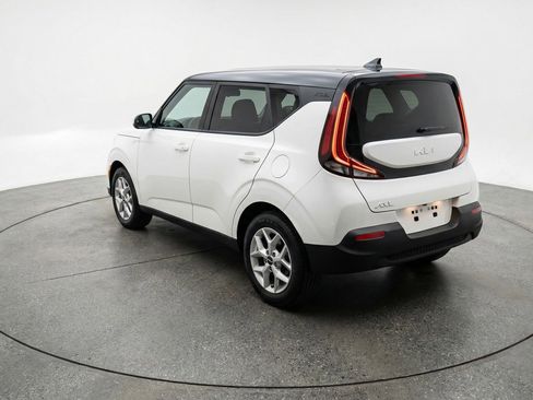 Used 2025 Kia Soul LX w/ LX Technology Package image 6