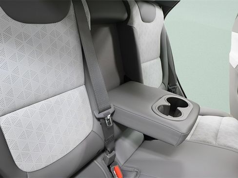 Used 2023 Chevrolet Bolt EUV Premier image 28