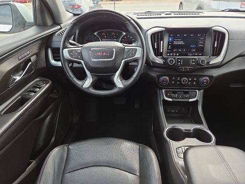 Used 2024 GMC Terrain SLT image 11