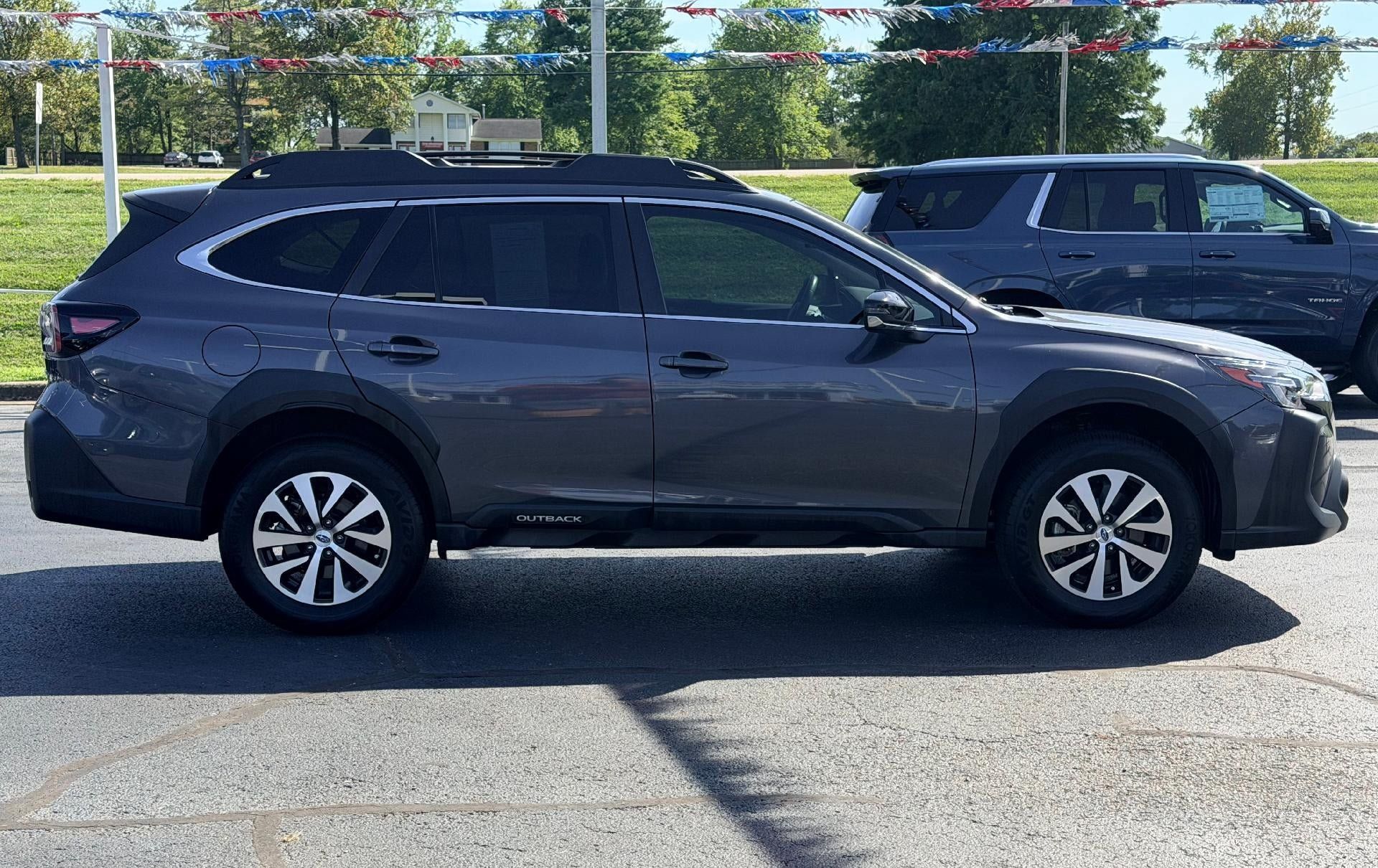 Used 2025 Subaru Outback Premium AWD/4WD image 4
