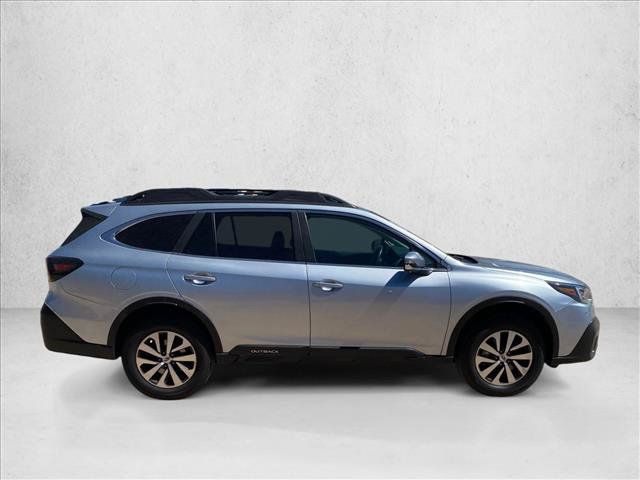 Used 2022 Subaru Outback Premium AWD/4WD image 4