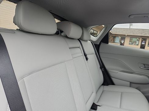 Used 2024 Hyundai Kona Limited FWD image 30