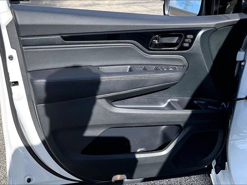 Used 2023 Honda Odyssey Touring image 25