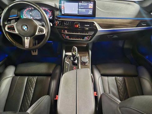 Used 2021 BMW 530i xDrive w/ M Sport Package image 19
