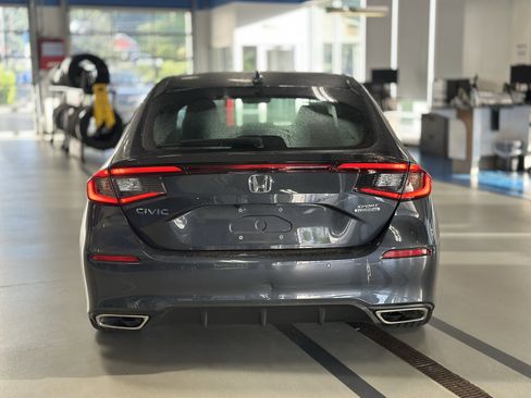 Used 2022 Honda Civic Sport Touring image 6