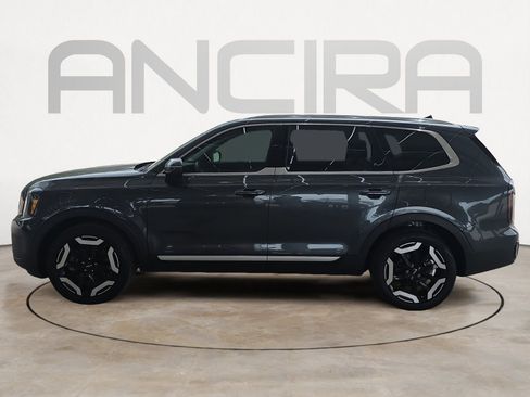 Certified 2024 Kia Telluride EX w/ EX Captain's Chair Package FWD image 5